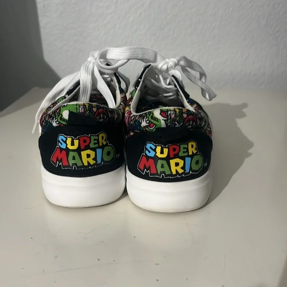 GroundUp Super Mario Brothers Boys Girls Unisex Canvas Sneakers Size 4